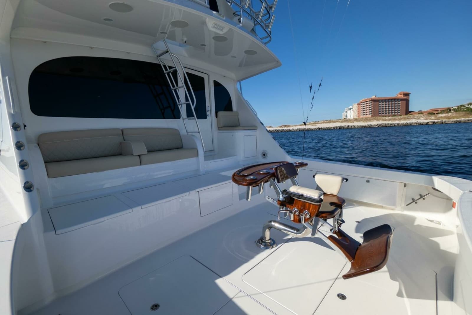 2021 Viking 72 Enclosed Bridge - Photo 40