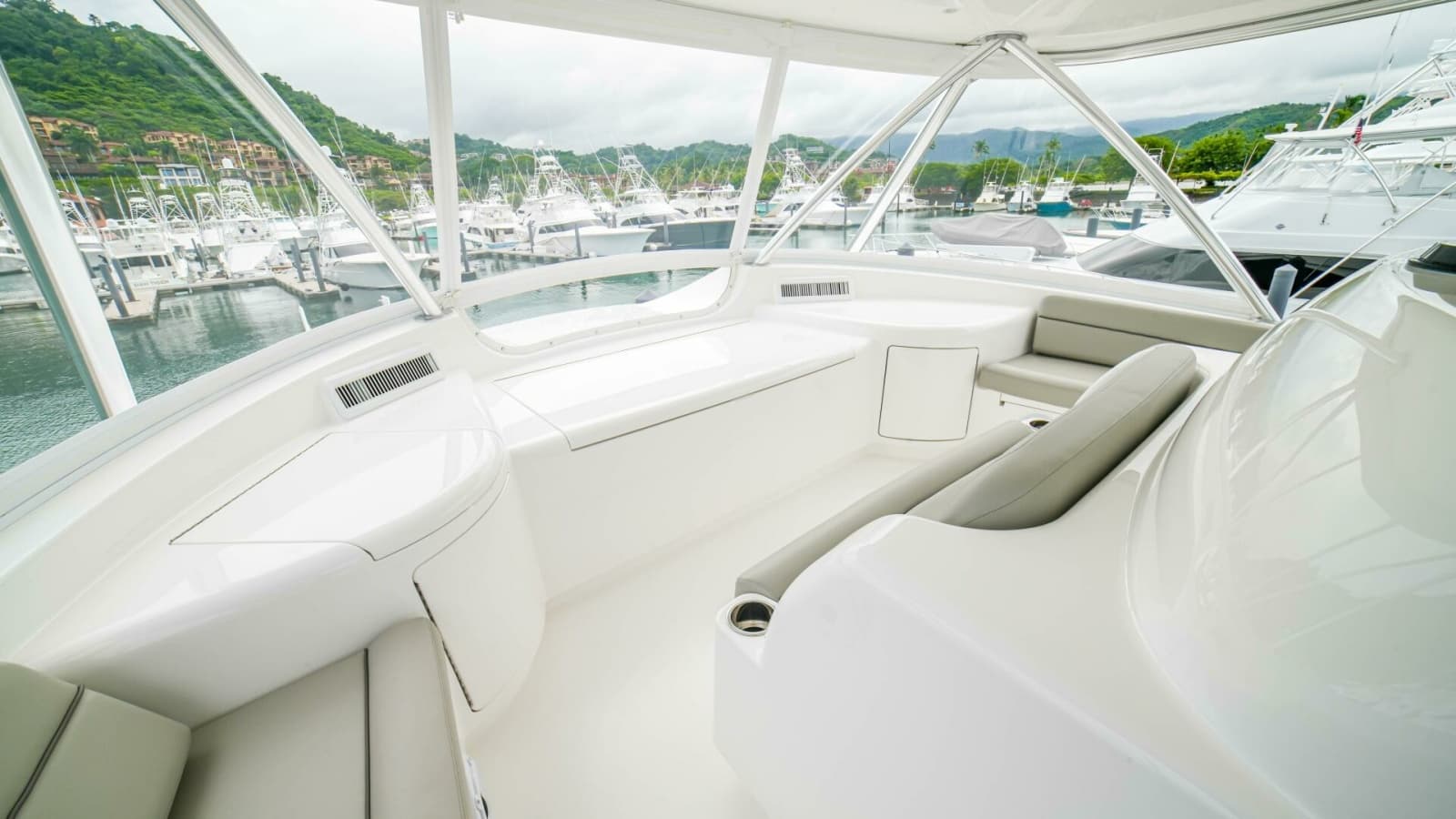 2023 Viking 72 Convertible - Photo 26