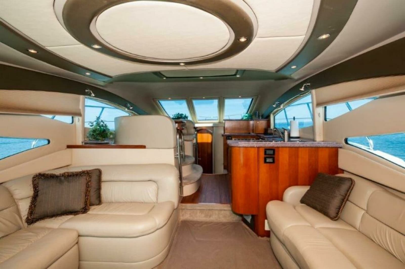 2006 Cruisers Yachts 477 Sport Sedan - Photo 8