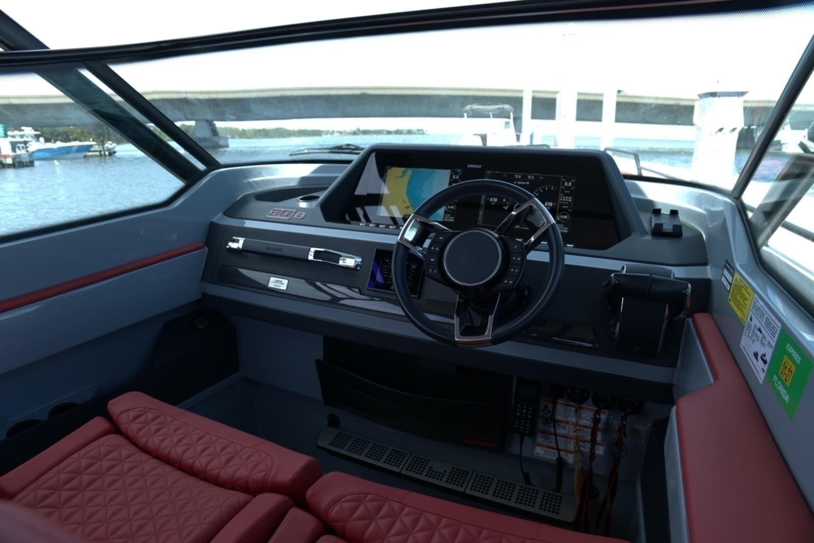 2023 Axopar 31 Brabus Shadow 500 - Photo 10