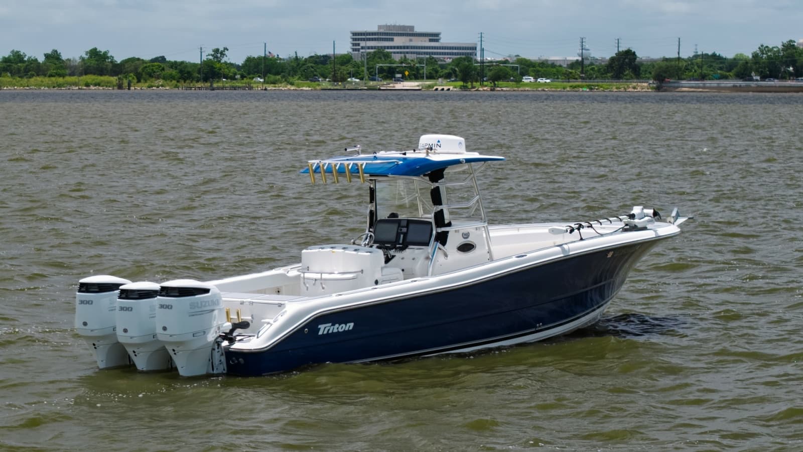 2005 Triton 351 Center Console - Photo 41