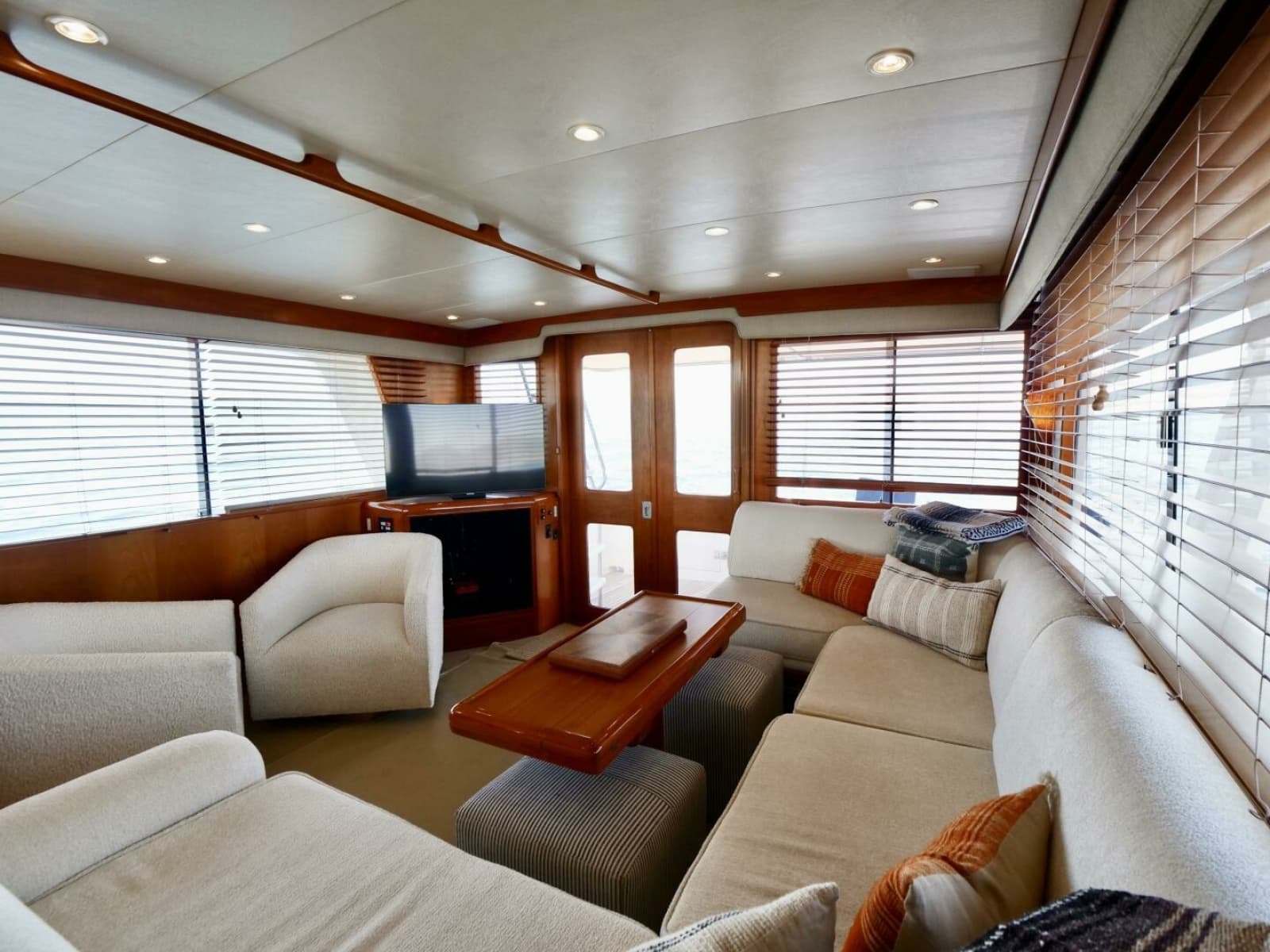 2000 Offshore Yachts 62 Pilothouse - Photo 8