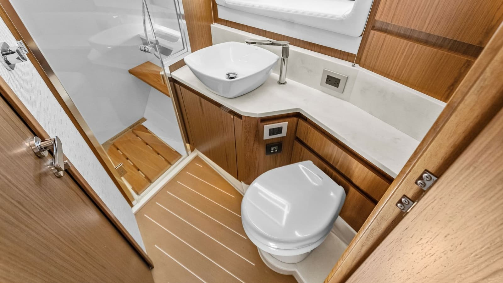 2025 Tiara Yachts EX 60 - Photo 34