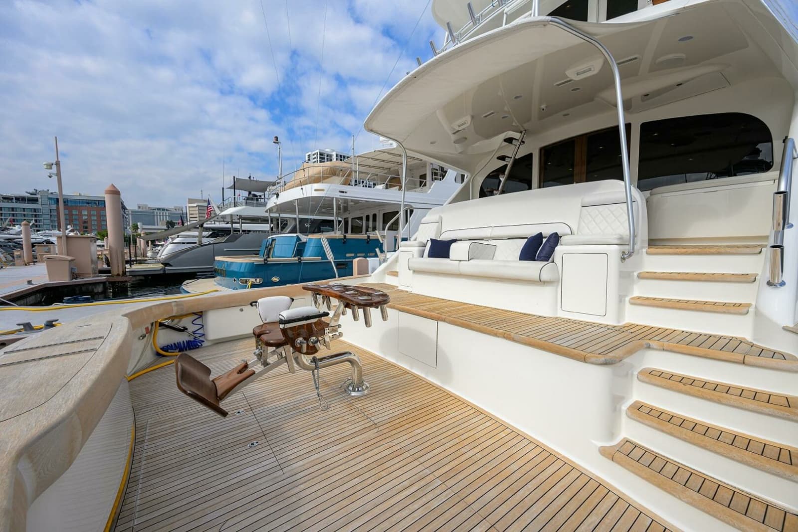 2017 Viking 92 Enclosed Bridge - Photo 25
