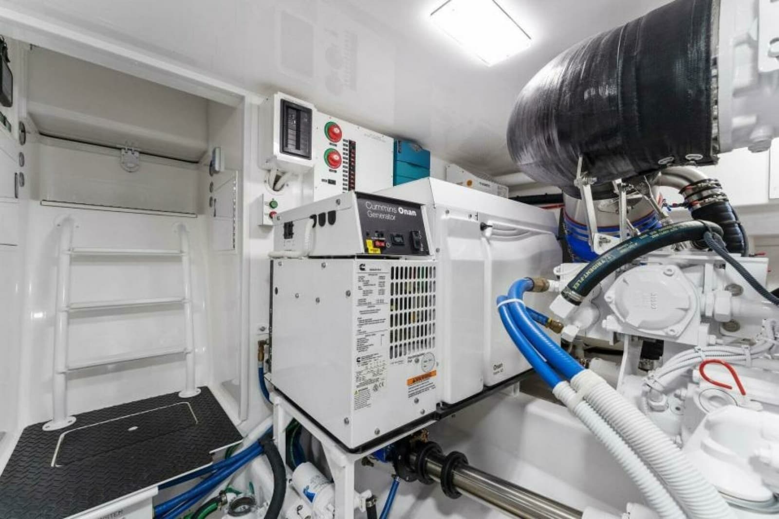 2021 Viking 54 Convertible - Photo 74