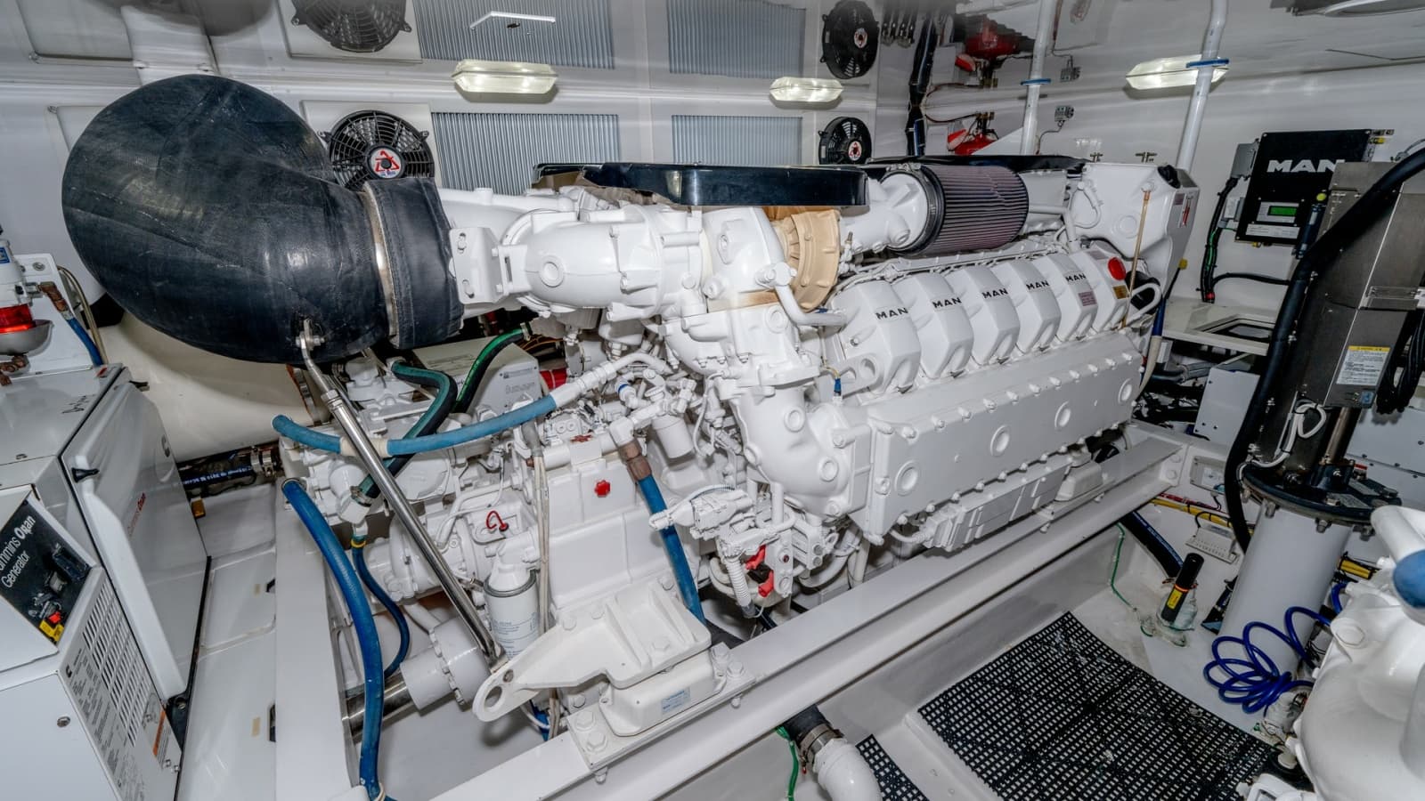 2017 Viking 55 Convertible - Photo 50