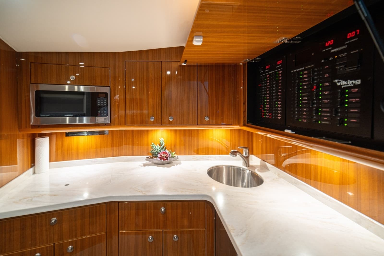 2023 Viking 46 Billfish - Photo 5