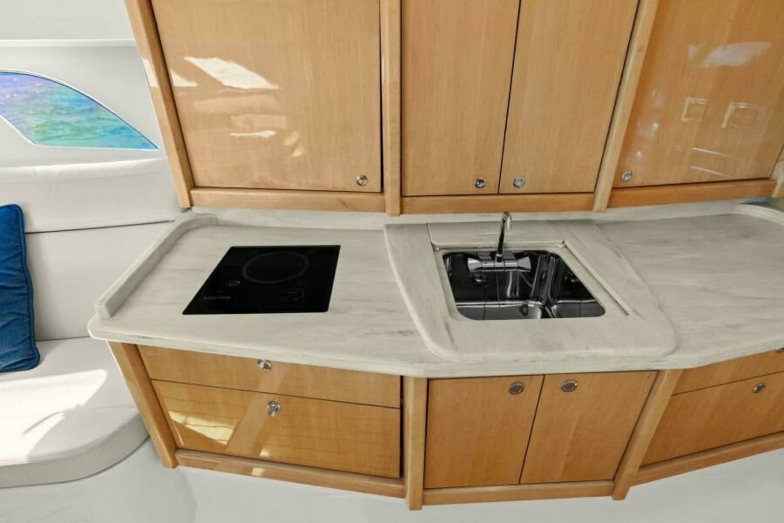 2019 Intrepid 475 Sport Yacht - Photo 24