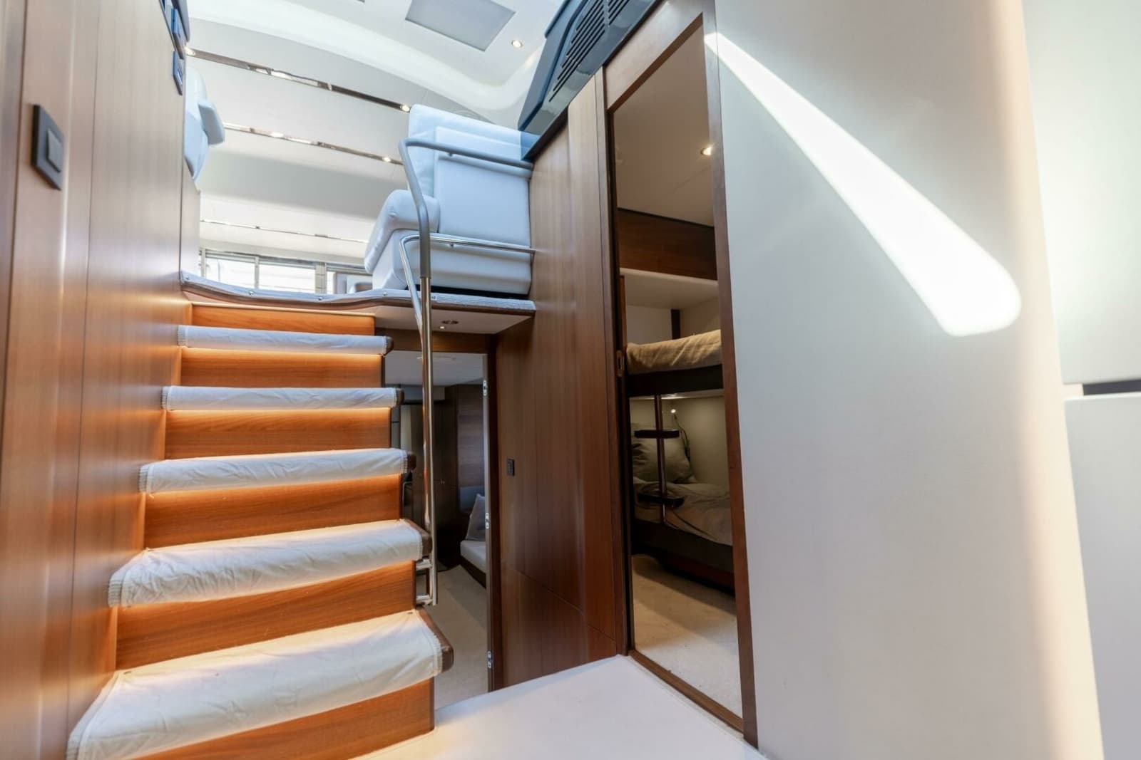 2019 Princess S65 - Photo 26