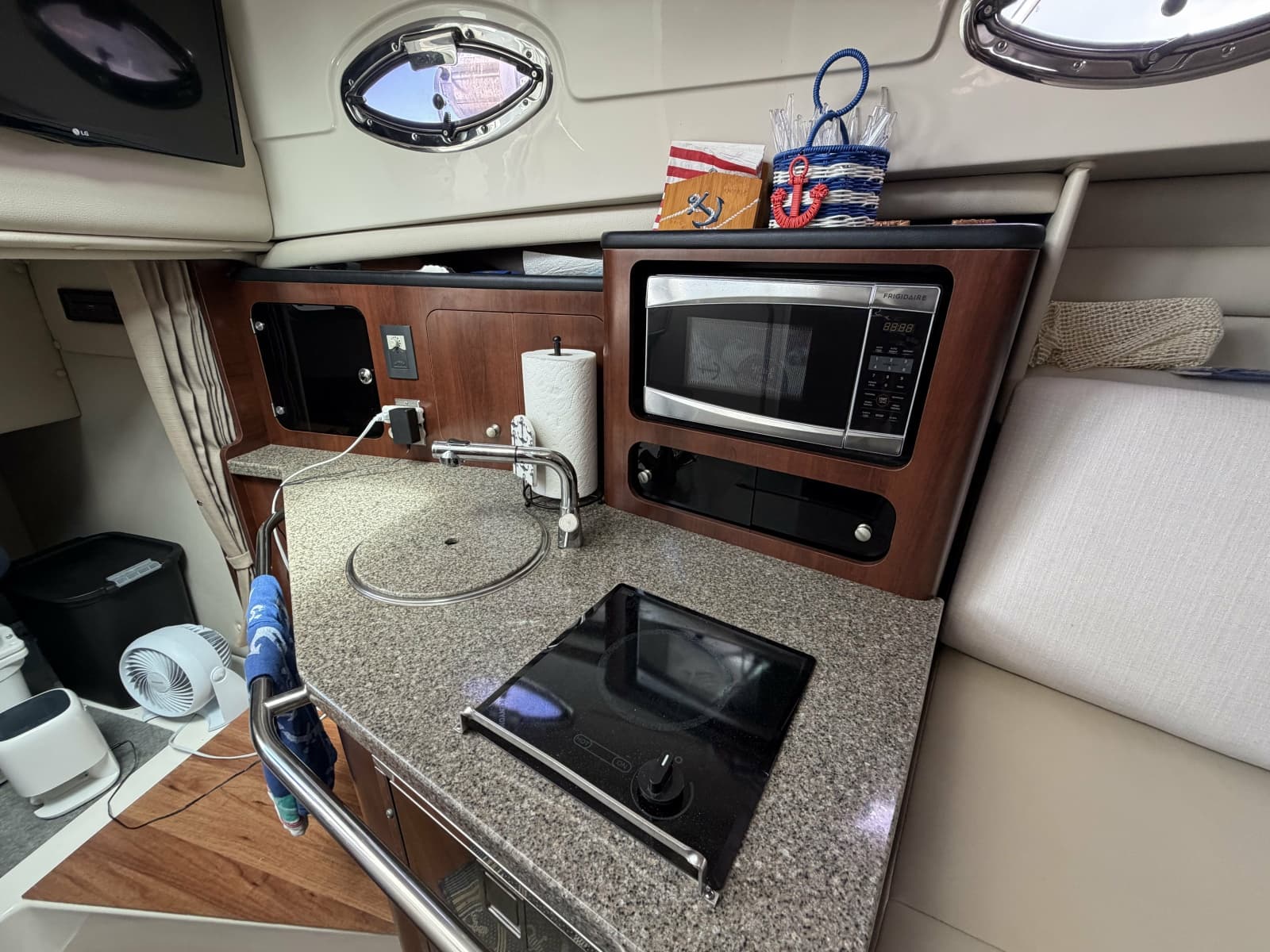 2016 Robalo R305 - Photo 14
