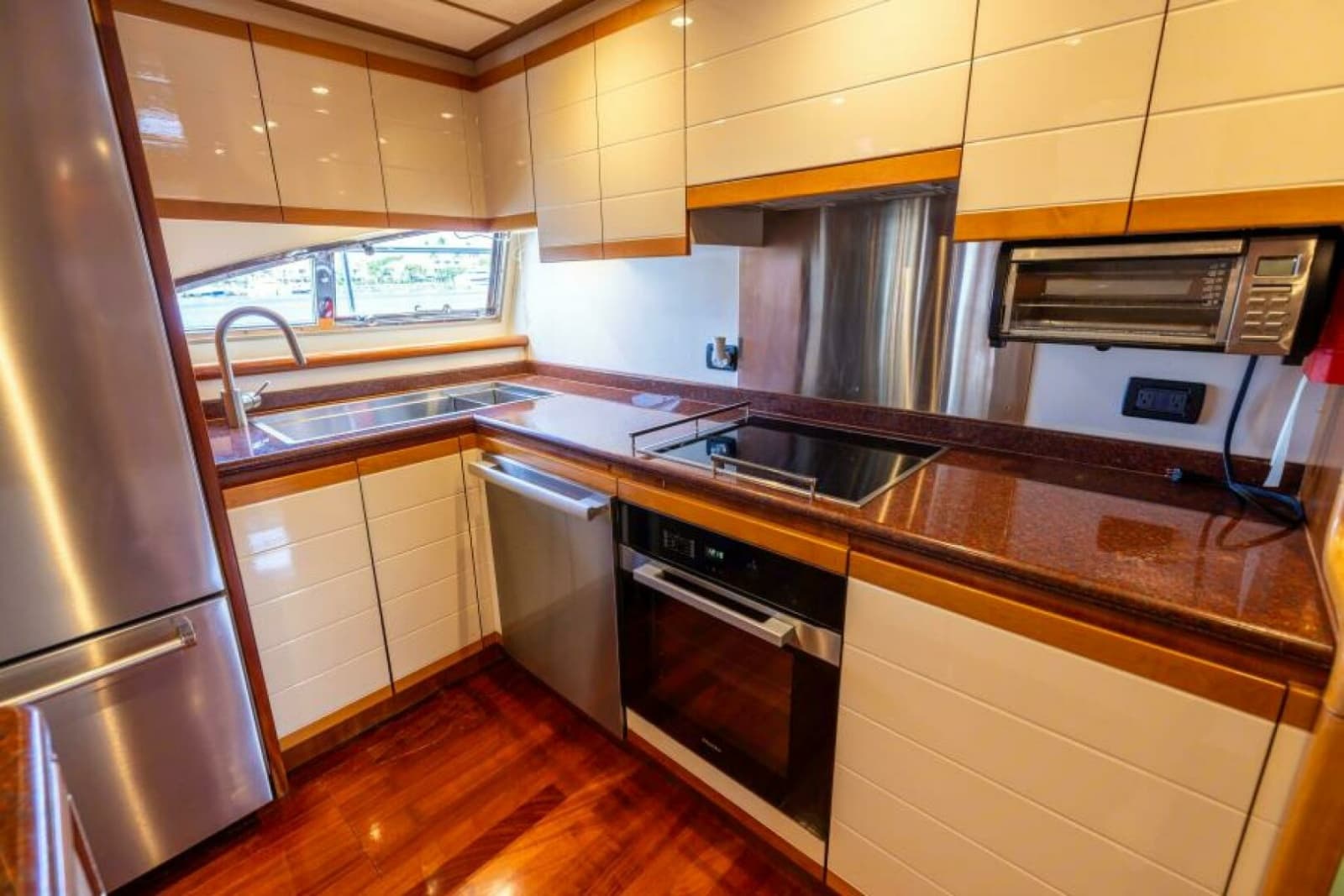 2001 Ferretti Yachts 94 Raised Pilothouse - Photo 8