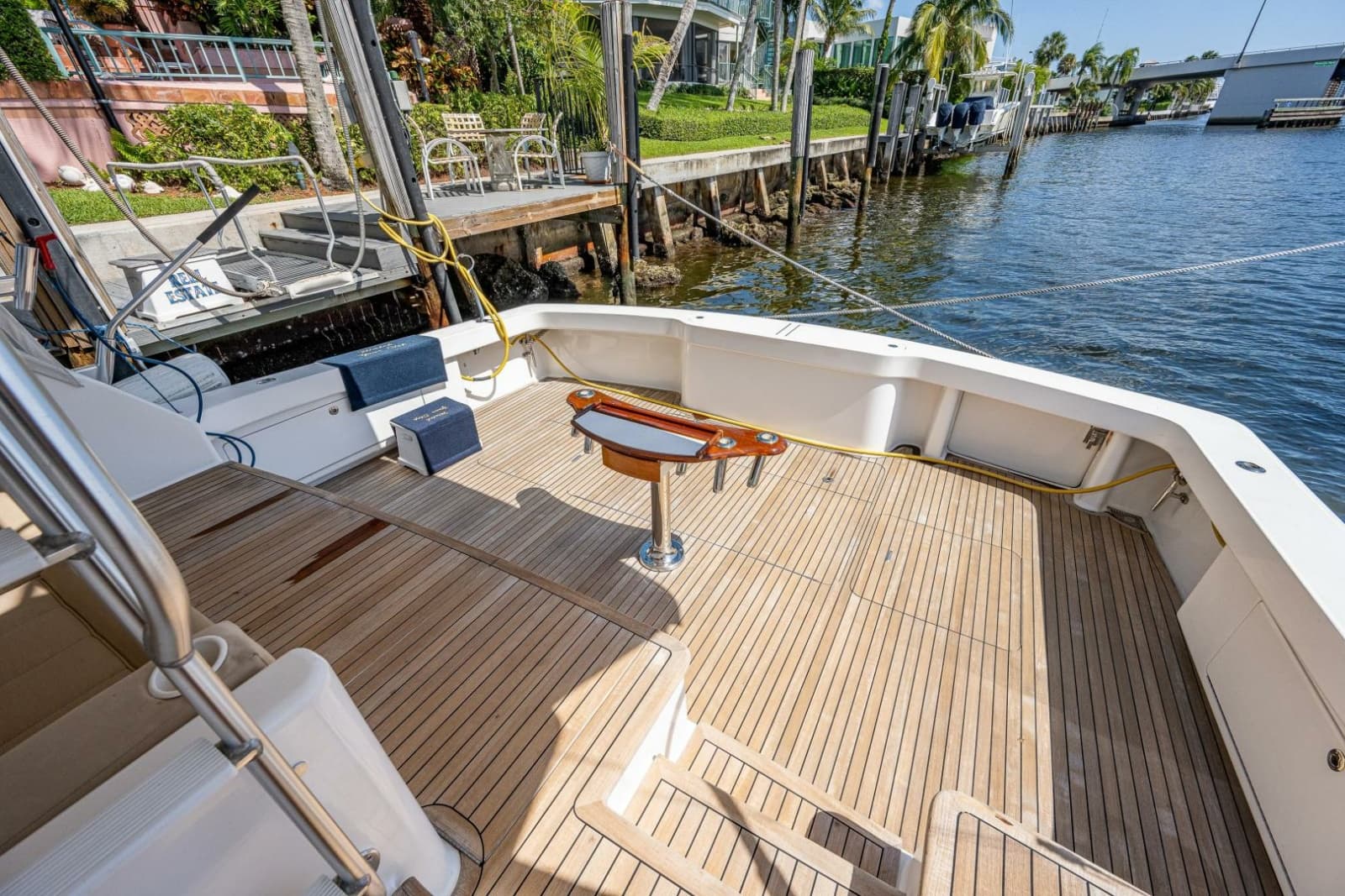 2005 Viking 74 Convertible - Photo 47