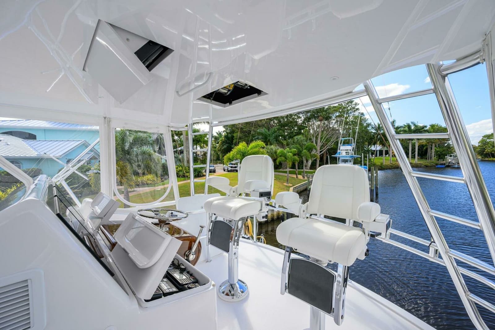2013 Hatteras GT63 - Photo 21