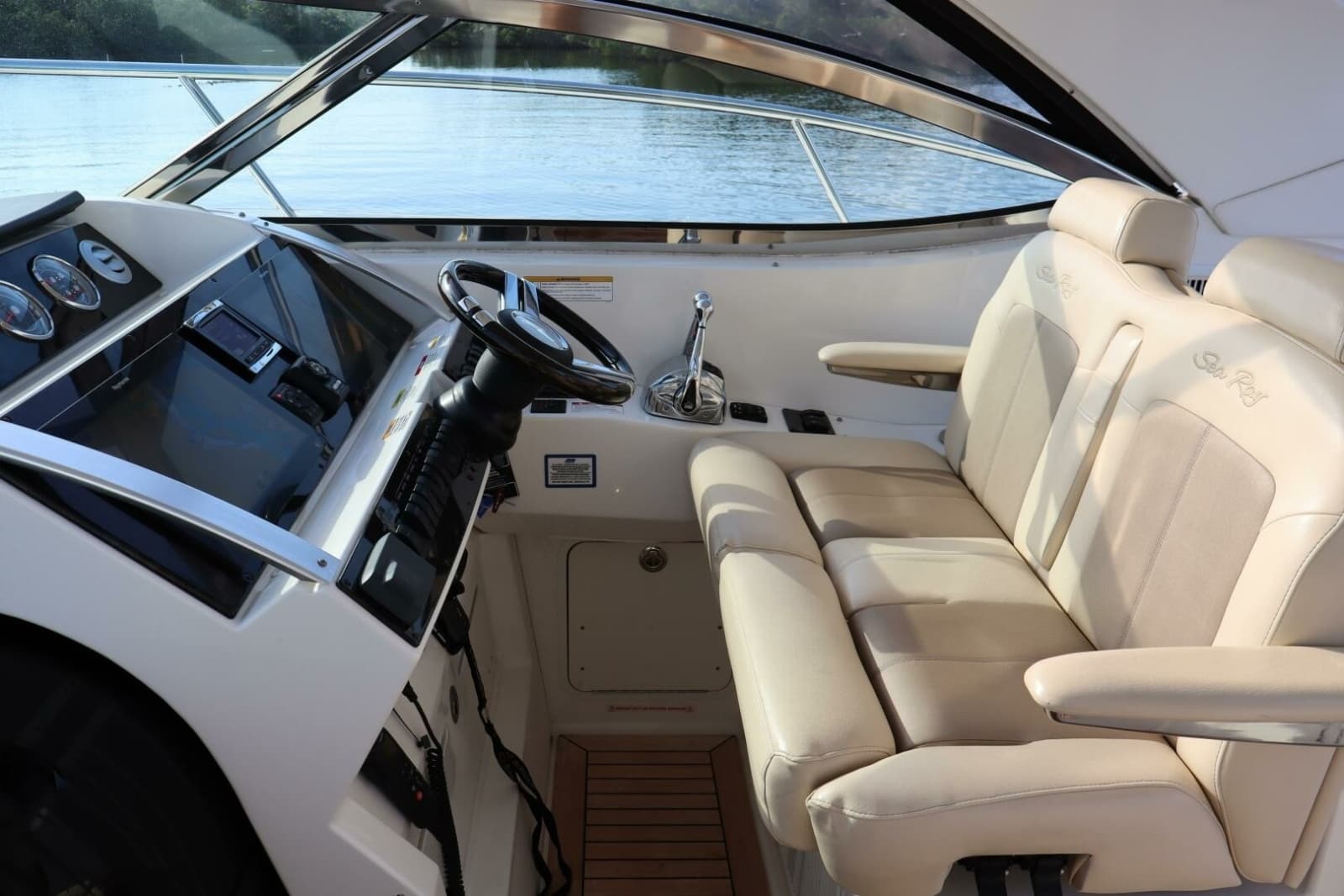 2015 Sea Ray 410 Sundancer - Photo 5
