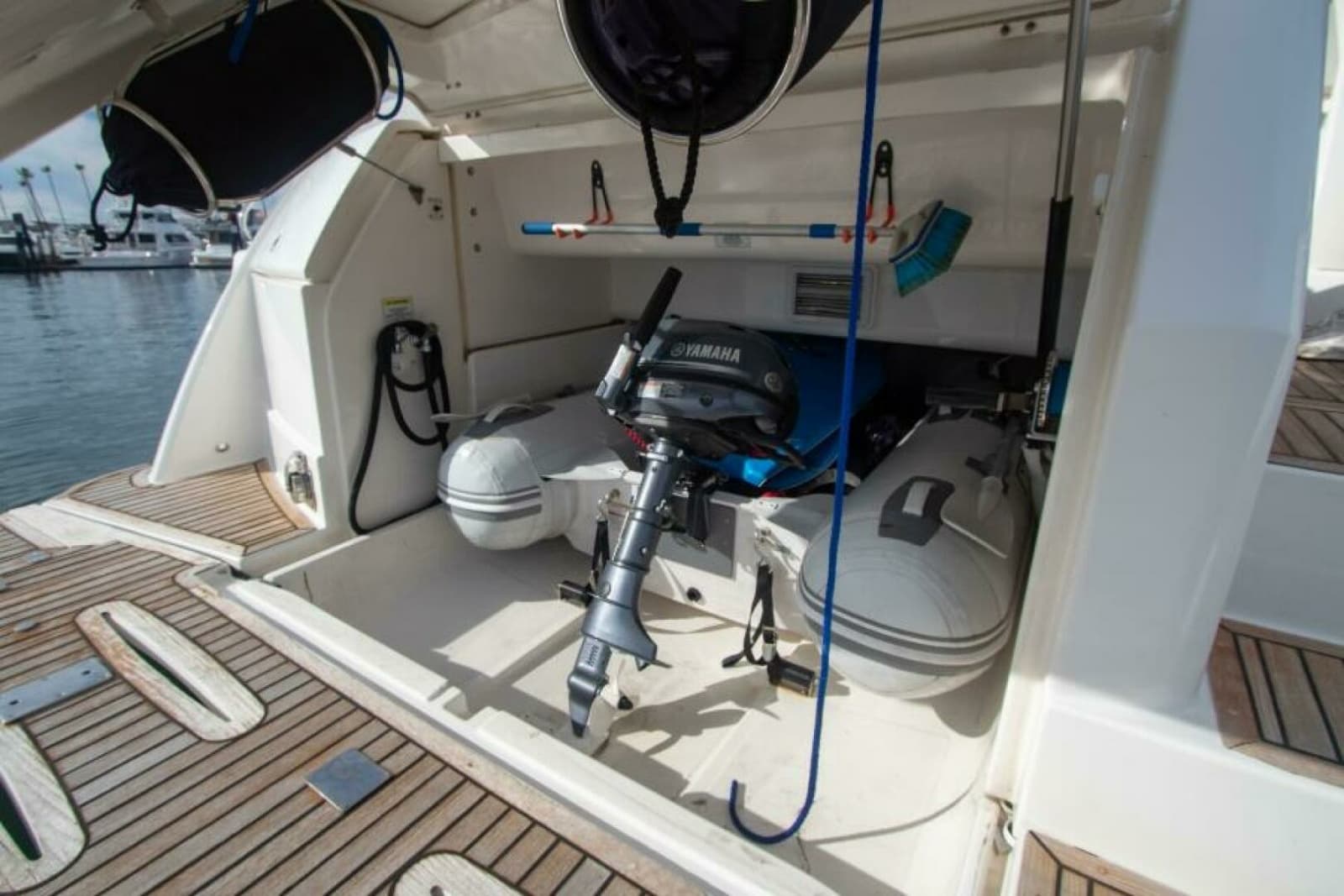 2012 Riviera 50 Sport Yacht - Photo 26