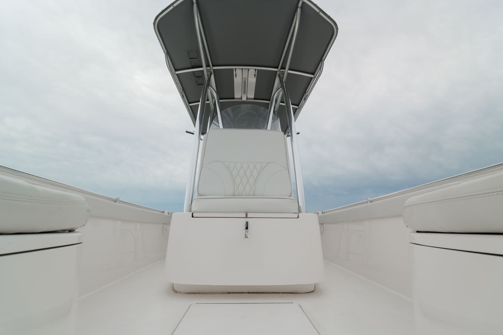 2023 Contender 24S - Photo 9