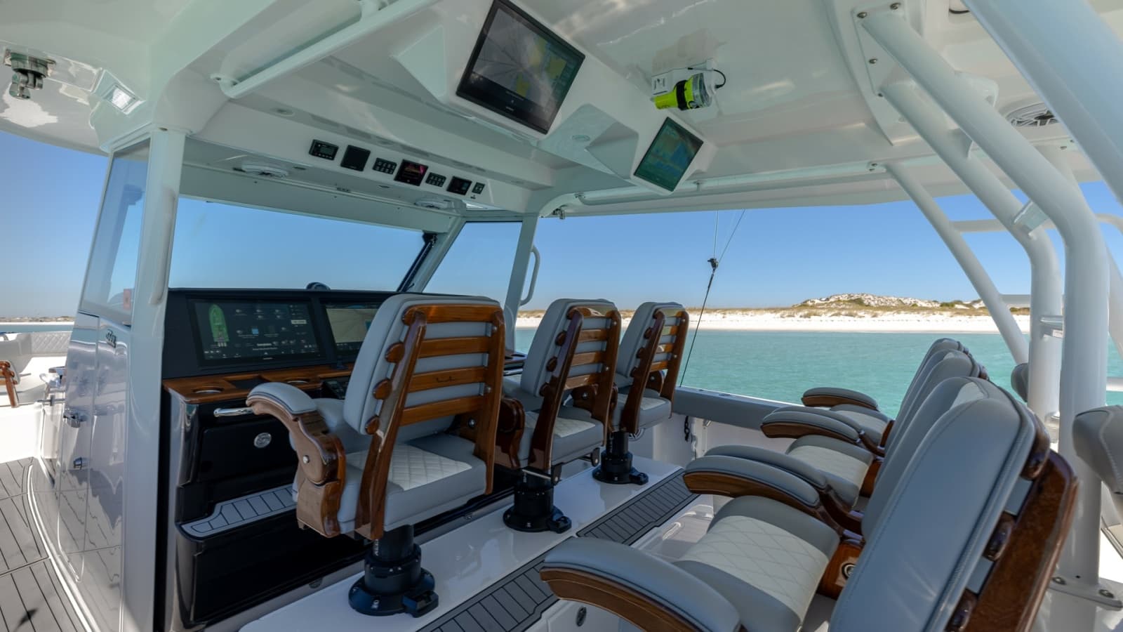 2024 Everglades 455 Center Console - Photo 20