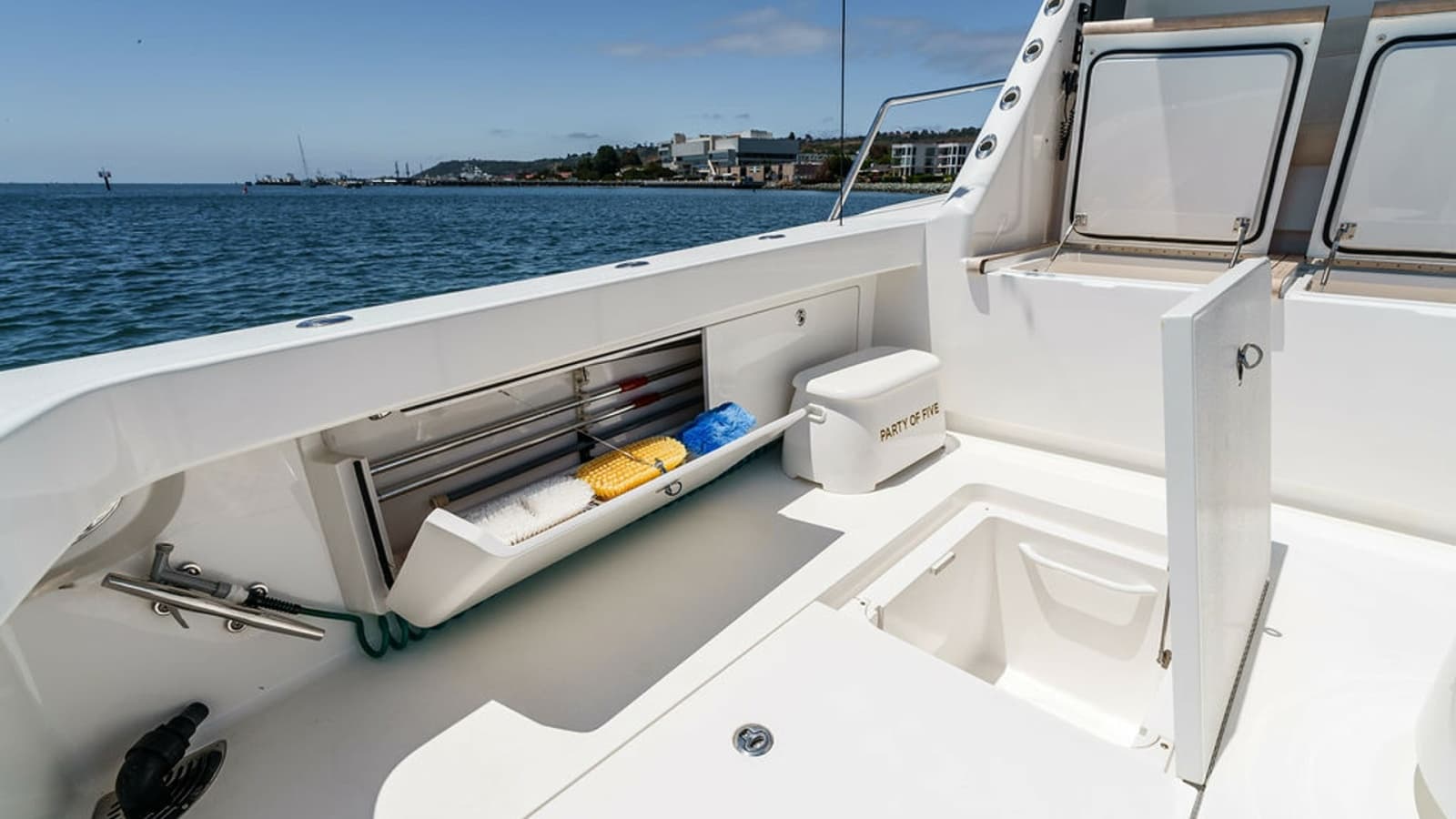 2019 Viking 80 Skybridge - Photo 67