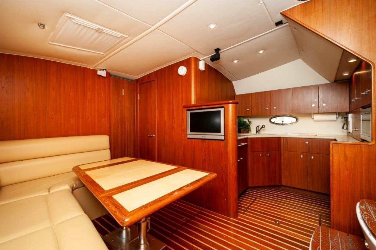 2003 Tiara Yachts 4200 Open - Photo 7
