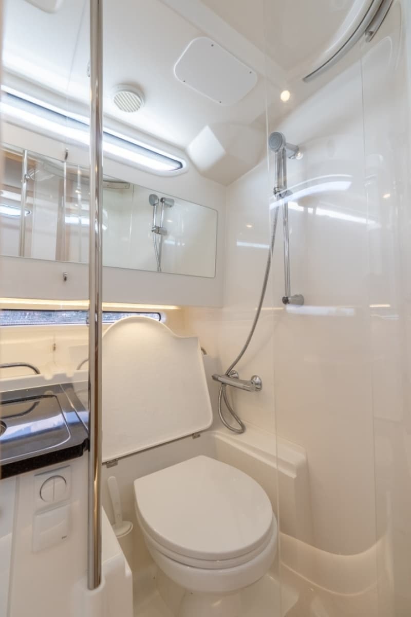 2025 Nimbus Tender 11 - Photo 16