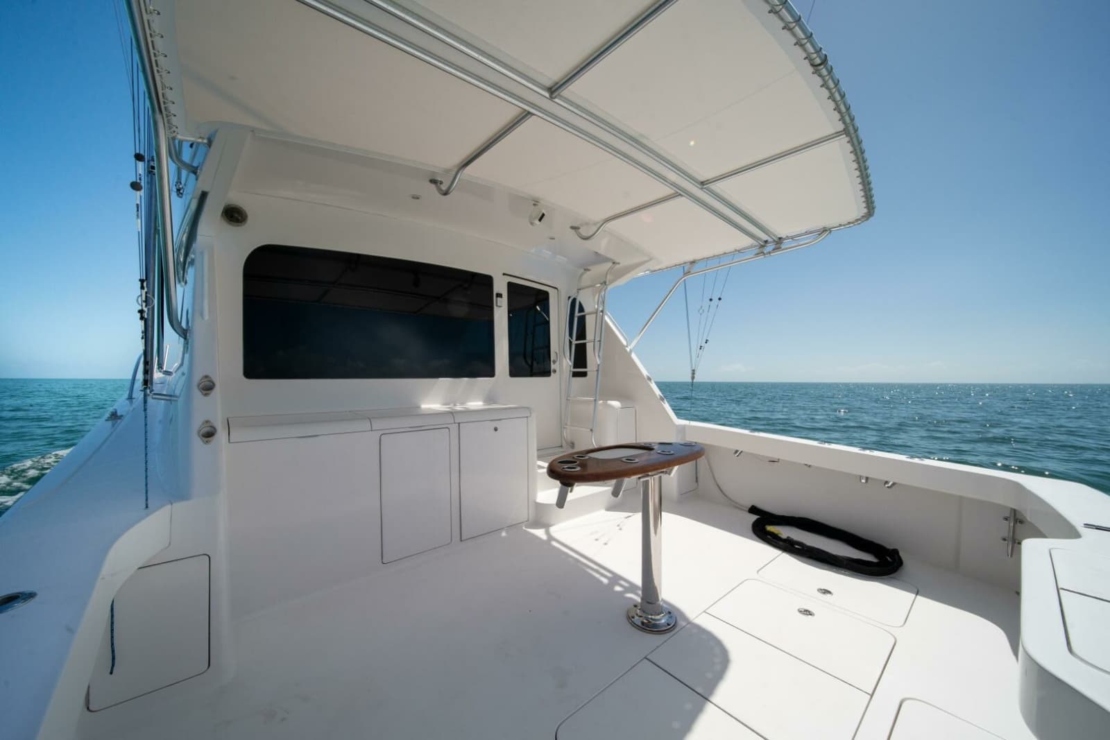 2006 Viking 52 Convertible - Photo 5