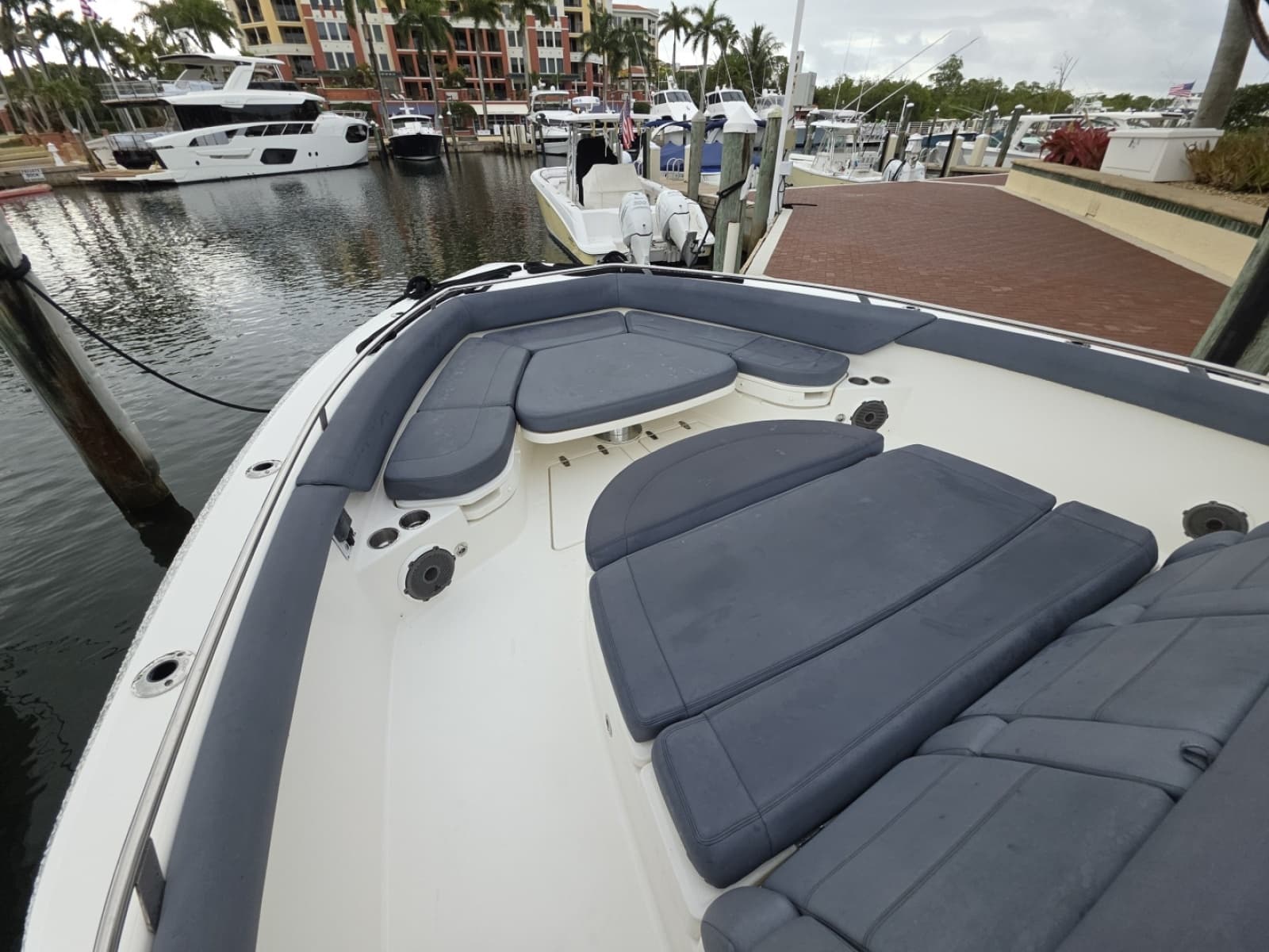 2021 Boston Whaler 420 Outrage - Photo 43