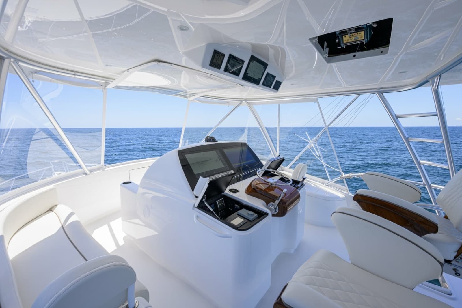 2024 Viking 54 Convertible - Photo 31