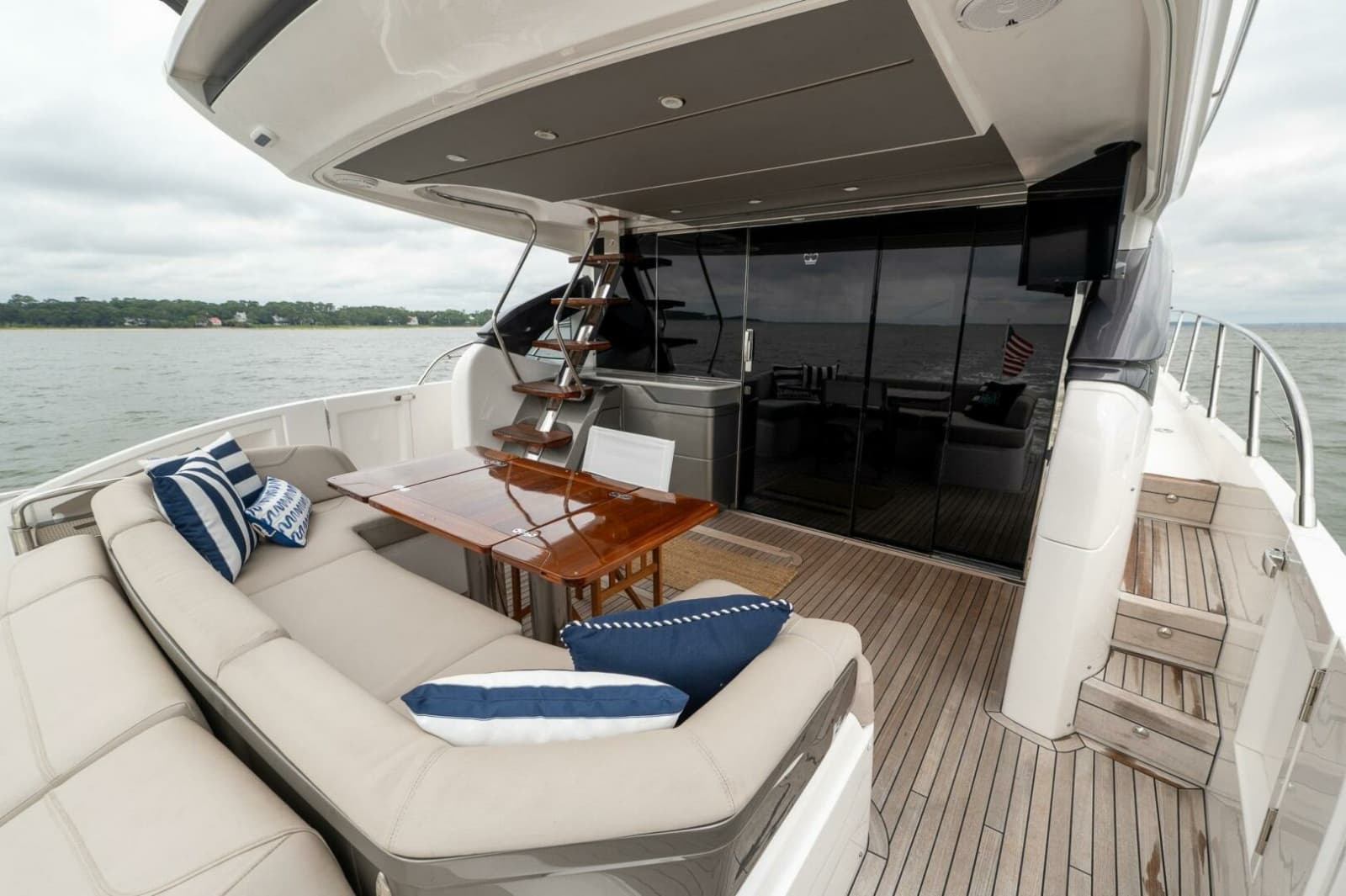 2021 Princess S62 - Photo 15
