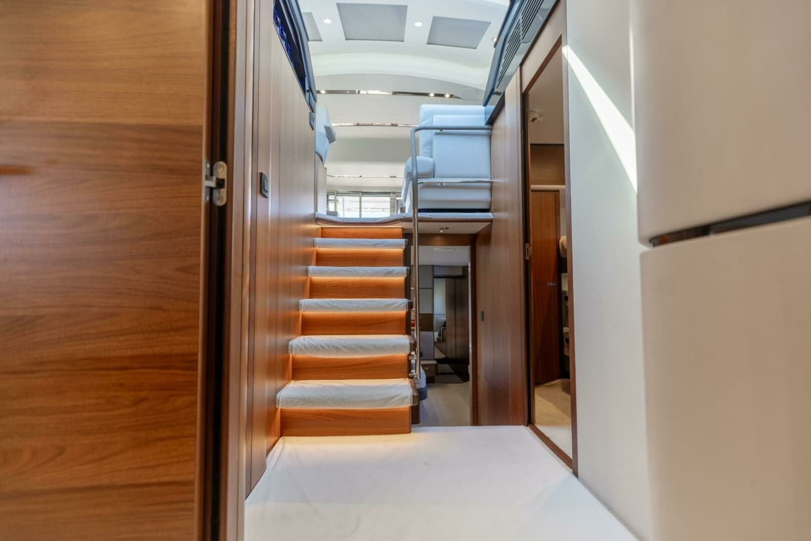 2019 Princess S65 - Photo 25