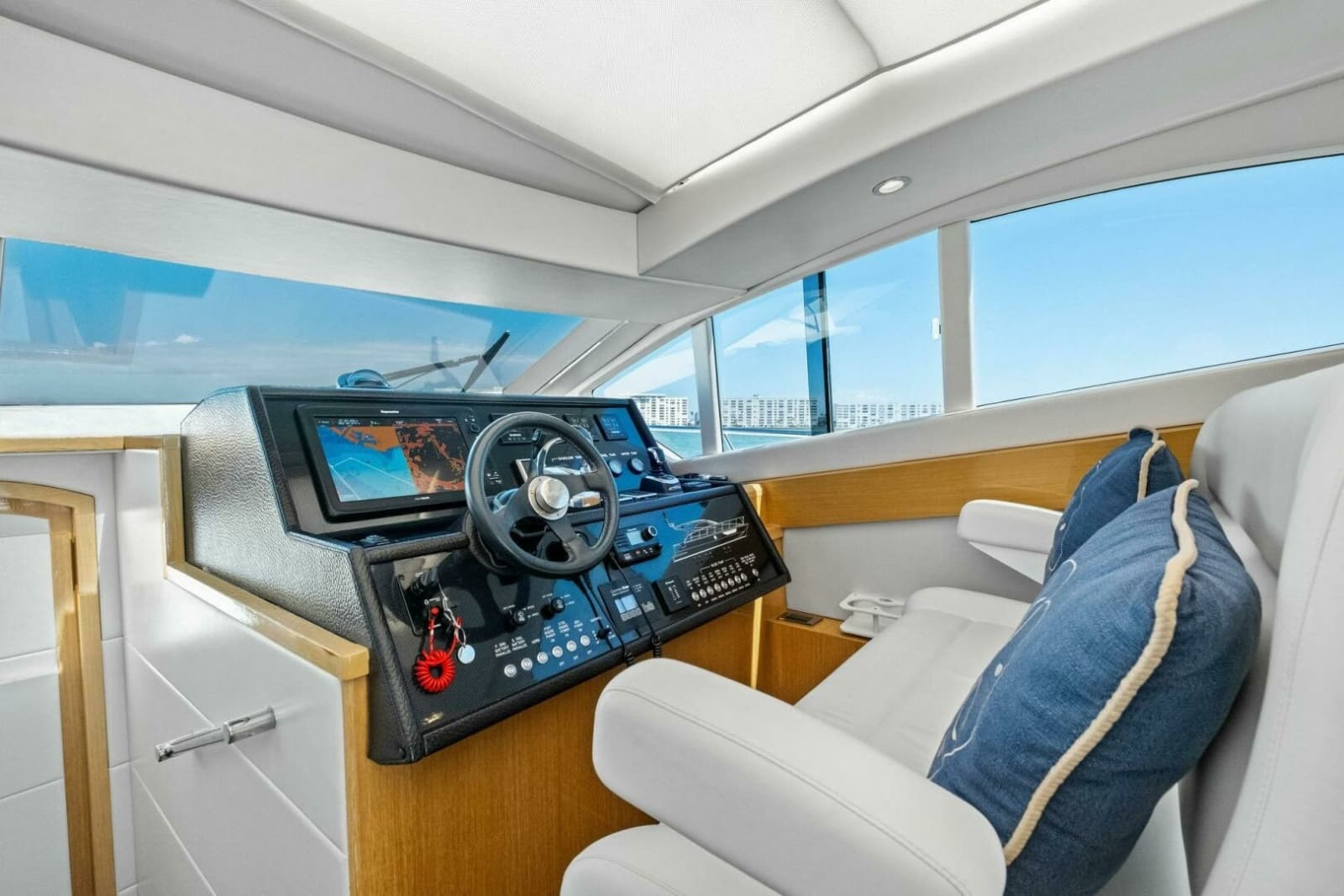 2018 Mares 47 Outboard Express Catamaran - Photo 6