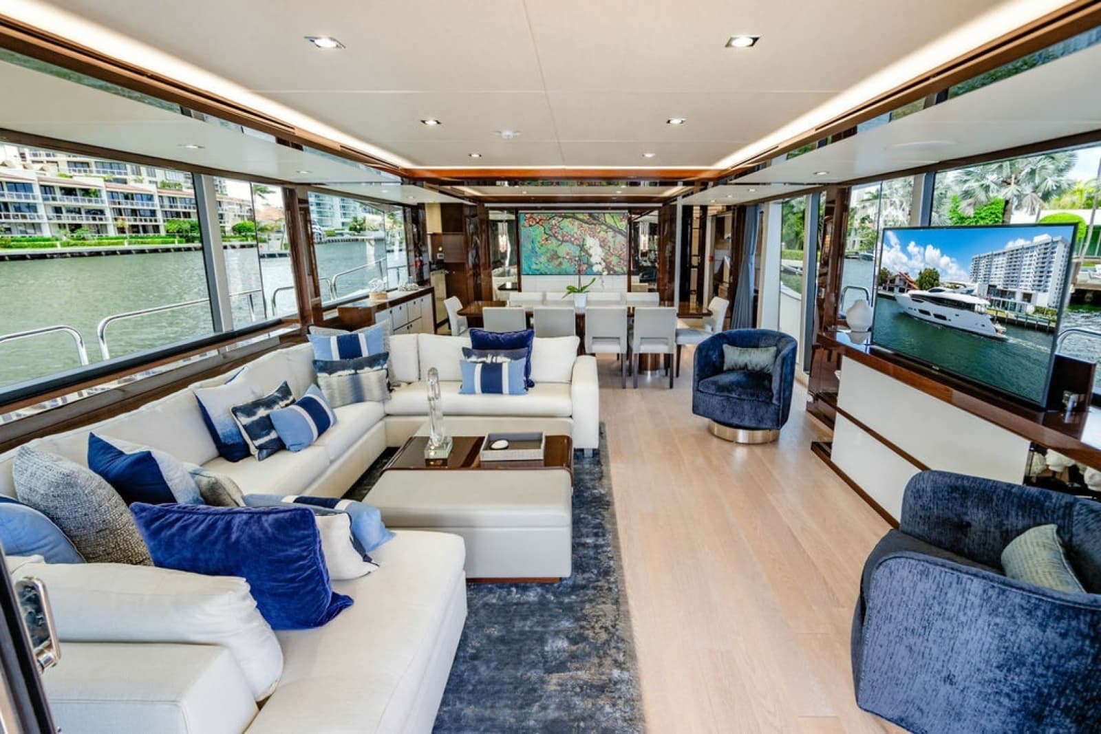 2019 Sunseeker 95 Motor Yacht - Photo 33