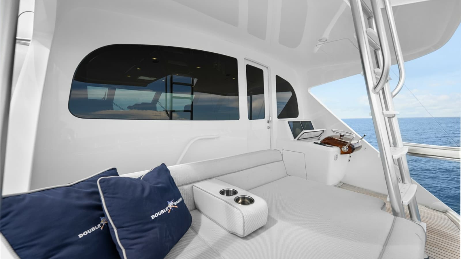 2017 Viking 92 Enclosed Bridge - Photo 23