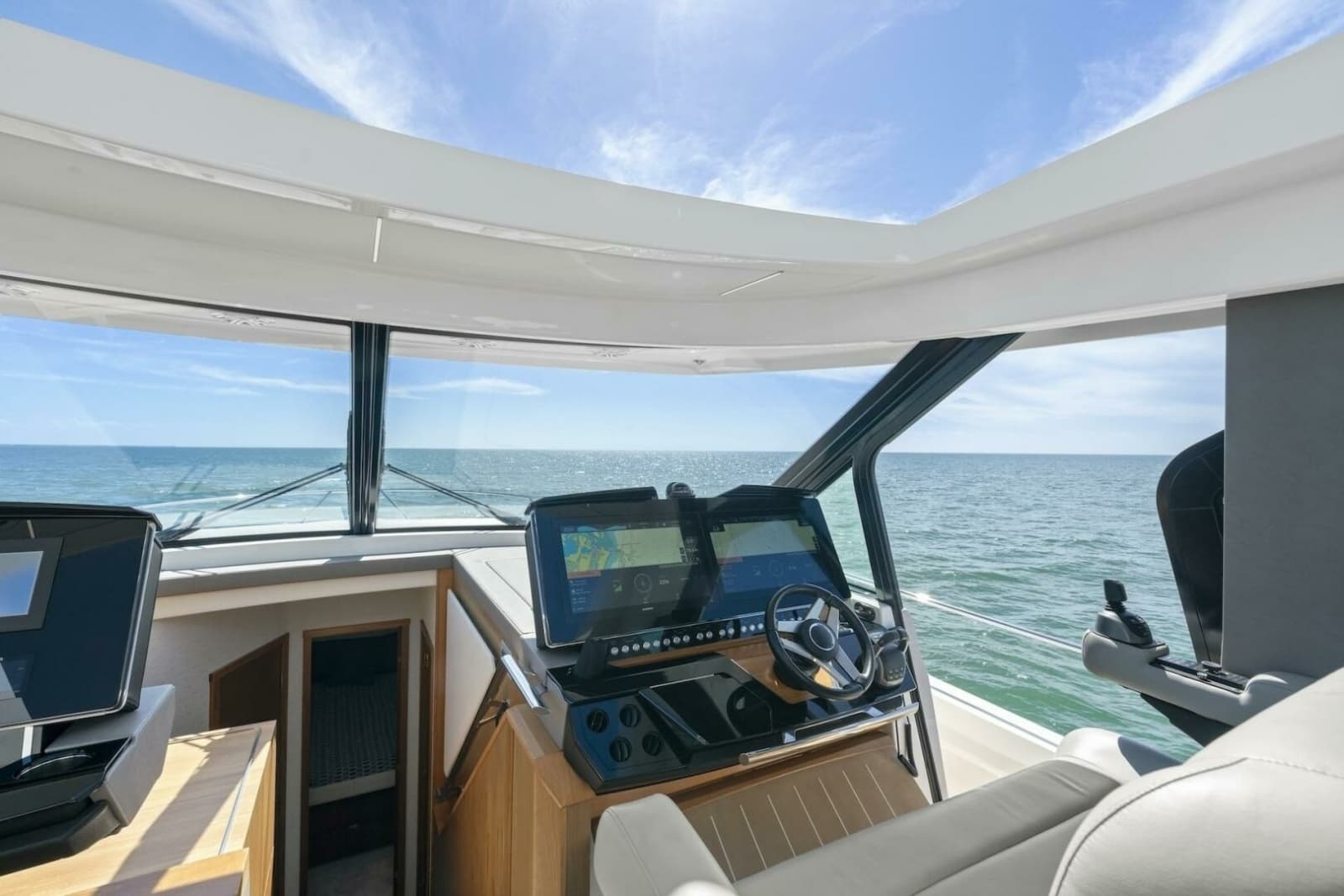 2023 Tiara Yachts EX 60 - Photo 20