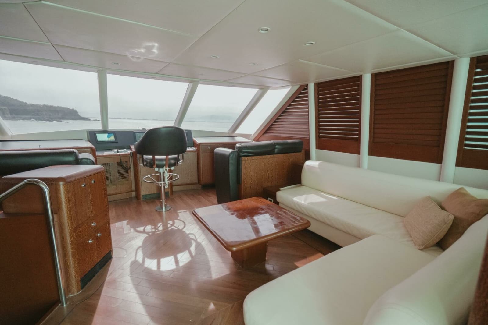 1996 Oceanfast 87 Enclosed Bridge Sportfish - Photo 29