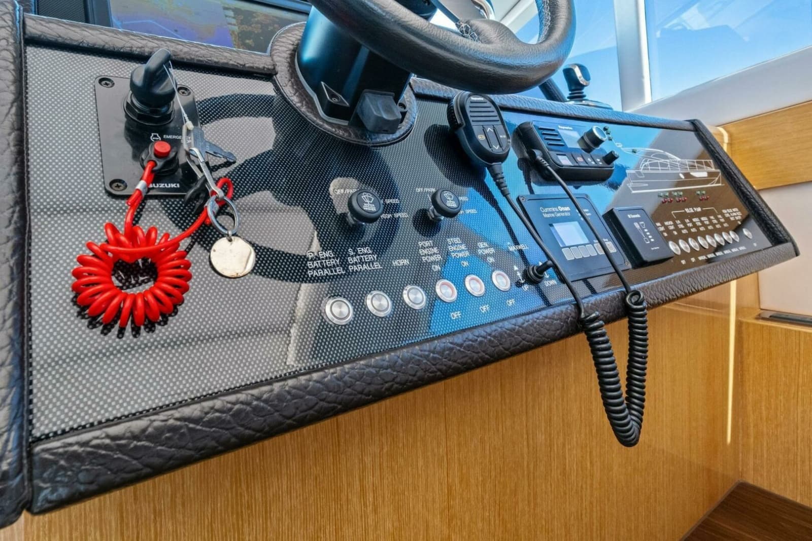 2018 Mares 47 Outboard Express Catamaran - Photo 12