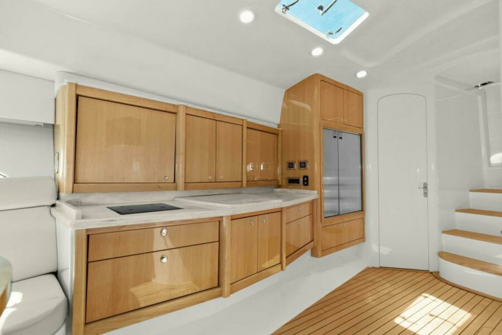 2019 Intrepid 475 Sport Yacht - Photo 23