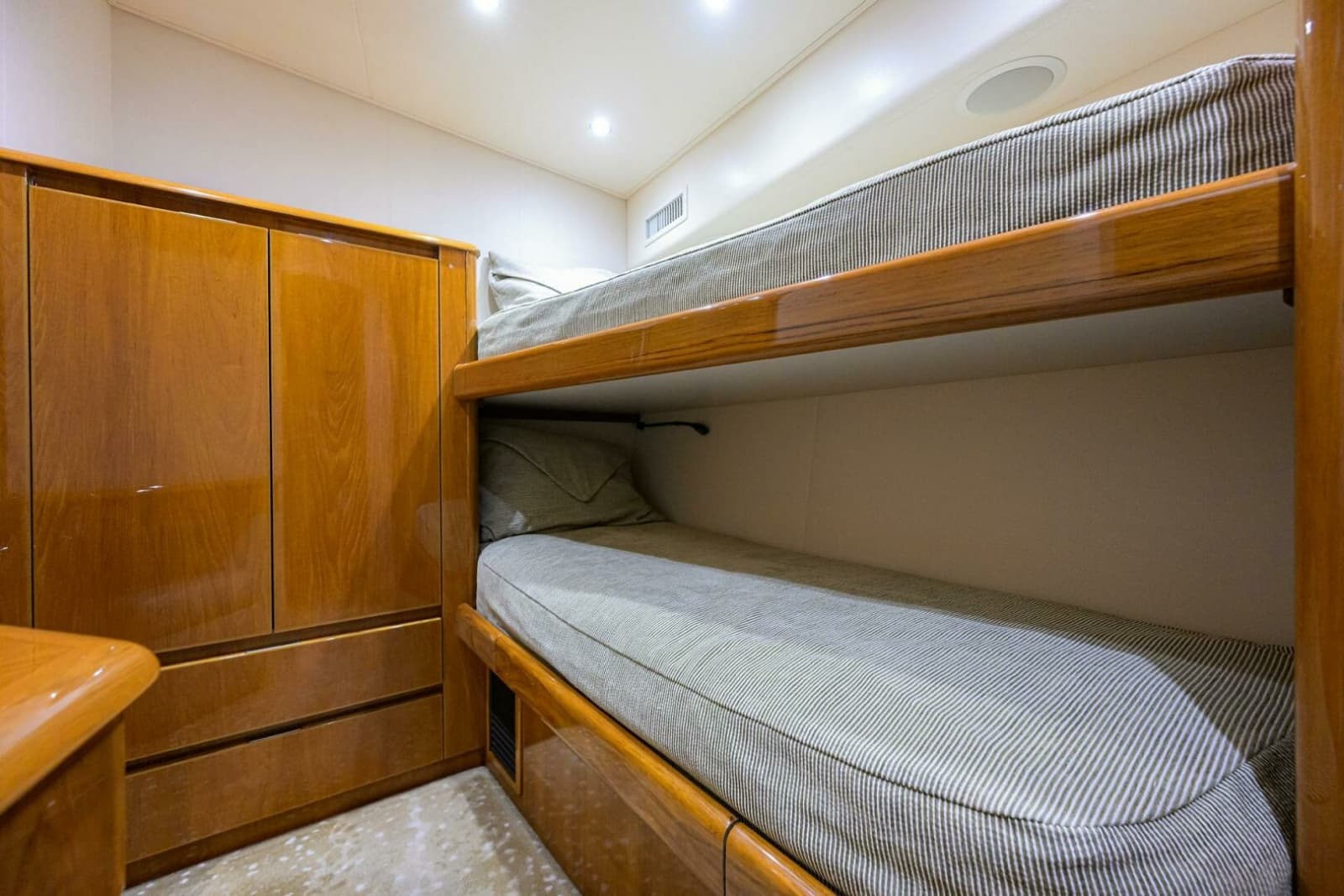 2014 Viking 76 Enclosed Bridge - Photo 40