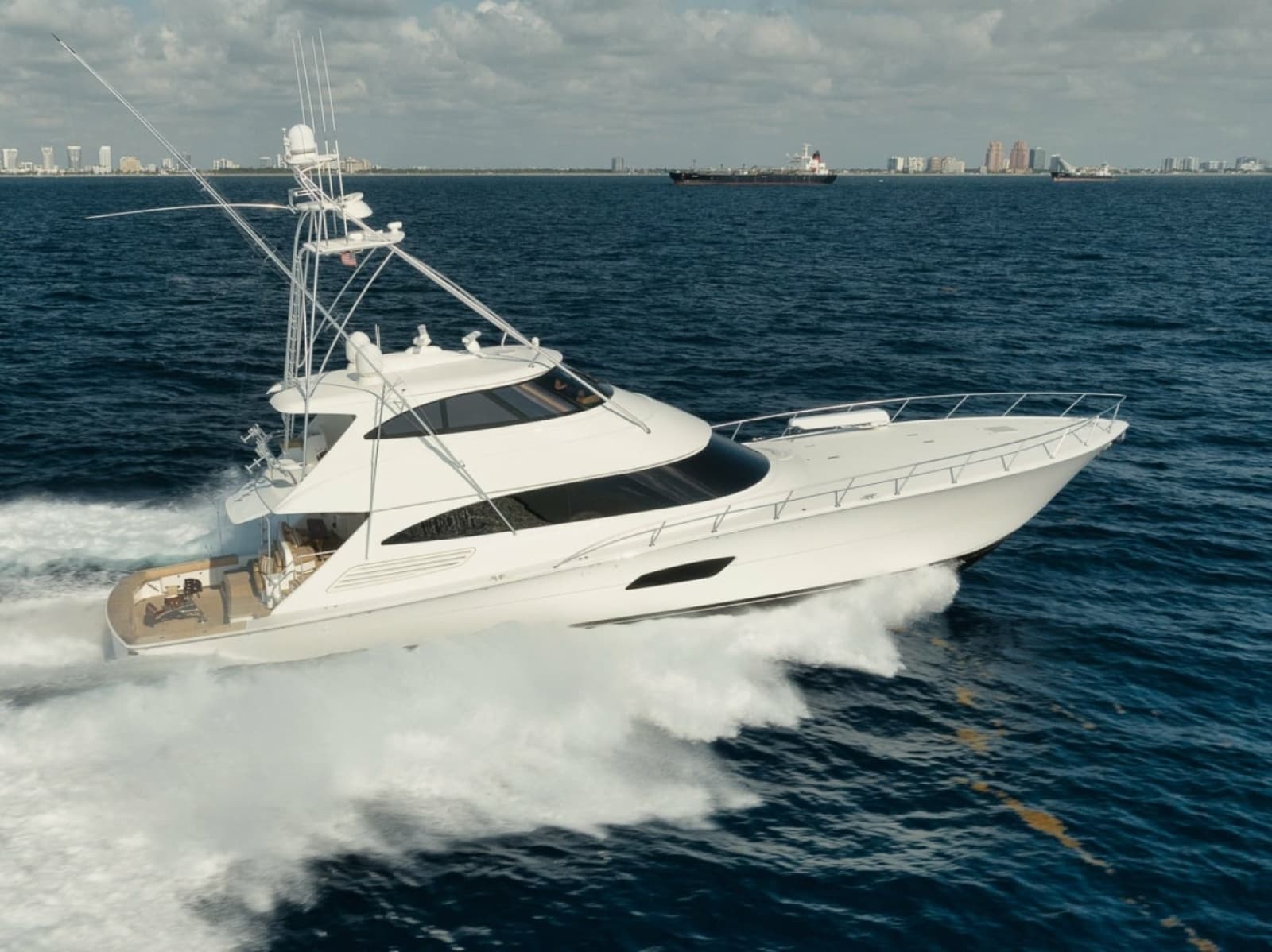 2016 Viking 92 Enclosed Bridge - Photo 8