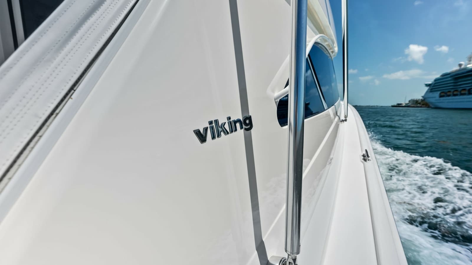 2018 Viking 62 Convertible - Photo 56