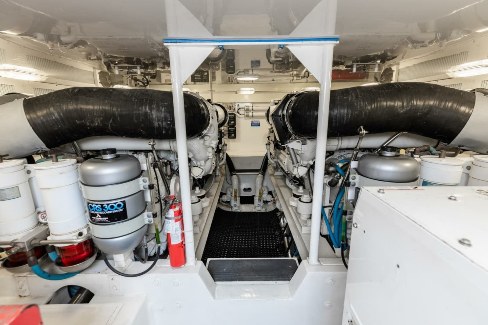 2003 Viking 56 Convertible - Photo 48