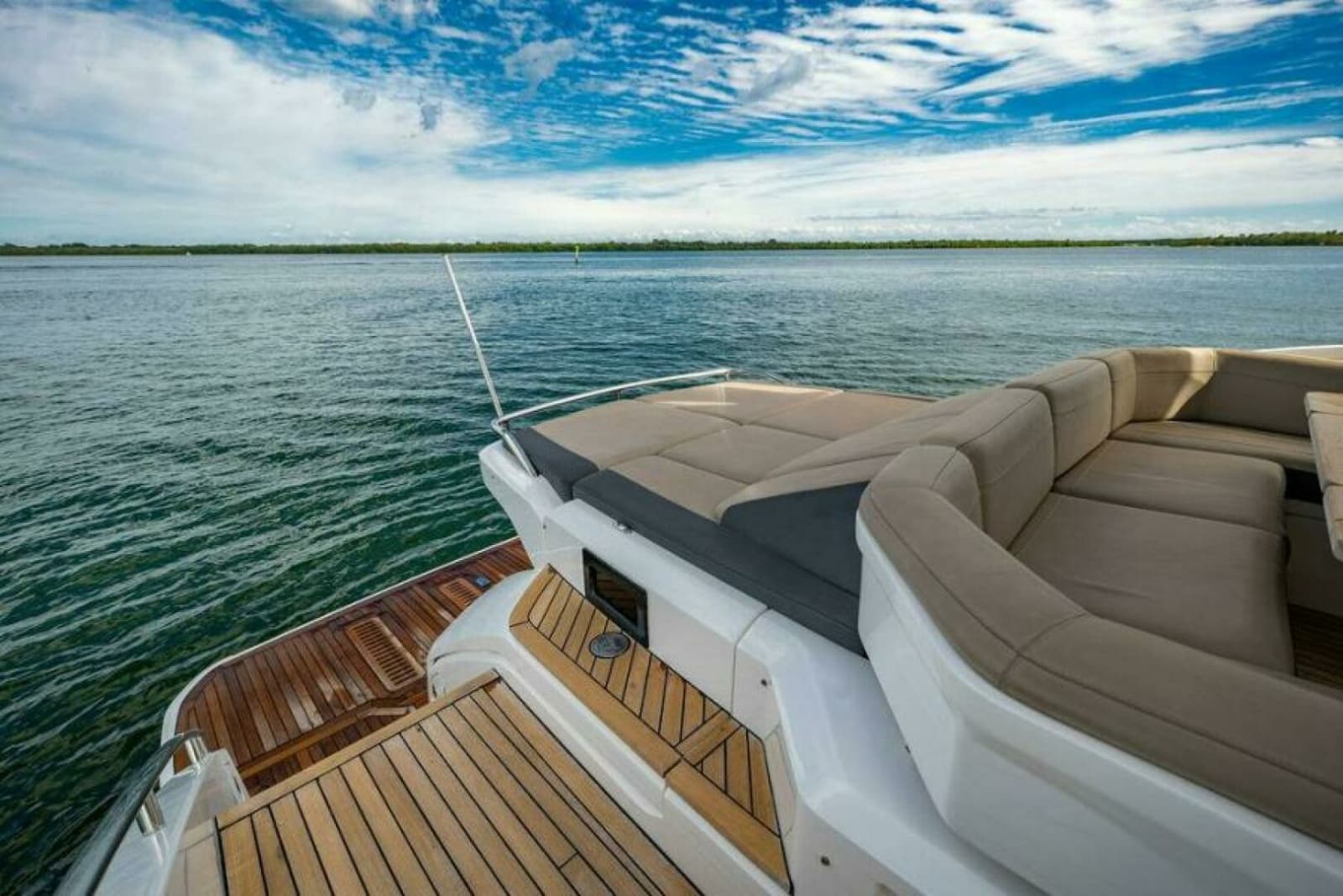 2016 Princess S65 - Photo 24