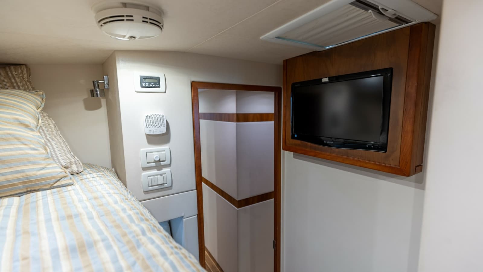 2010 Hatteras 60 GT - Photo 26