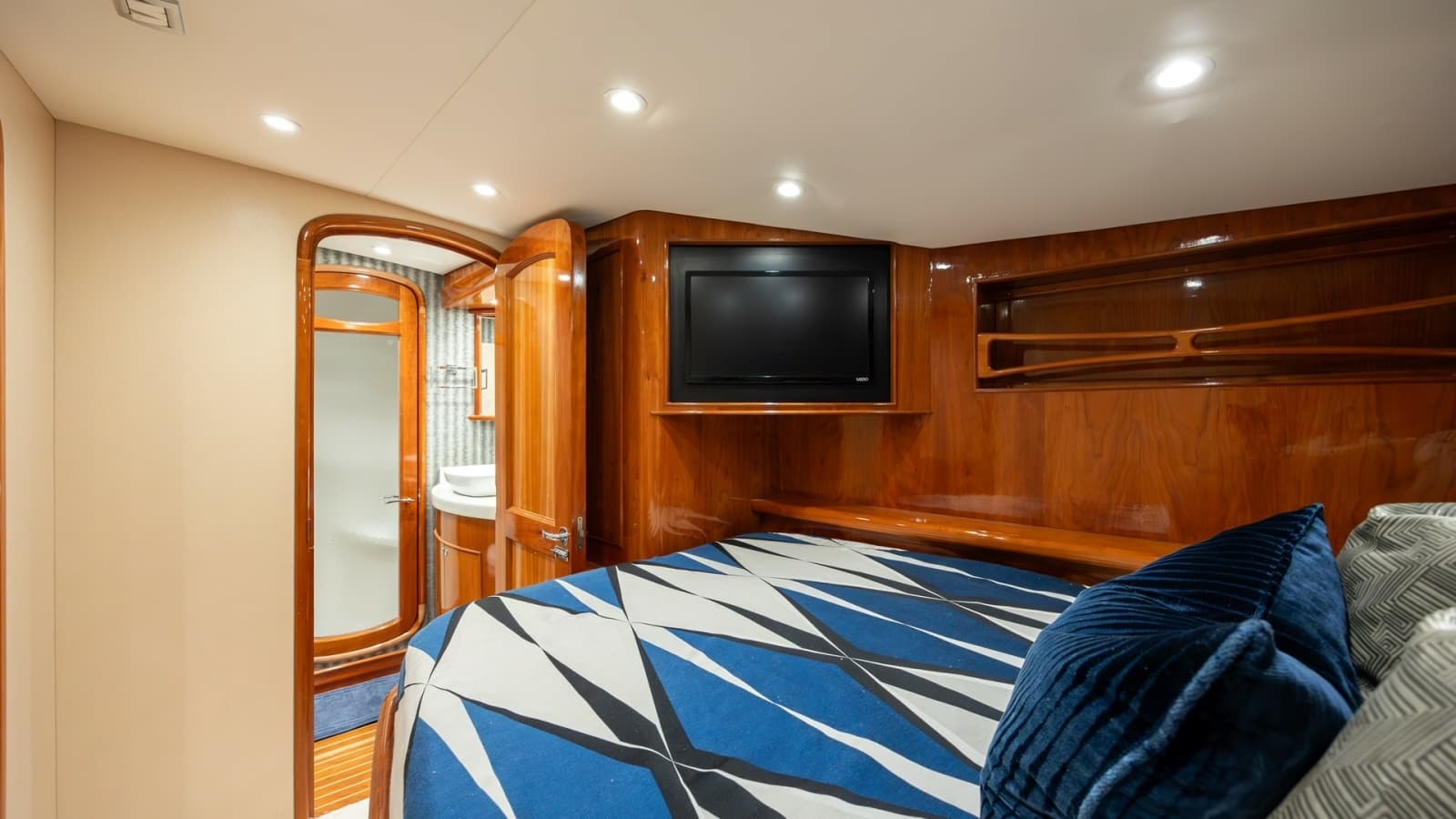 2008 Winter Custom Yachts 62 Sportfish - Photo 14