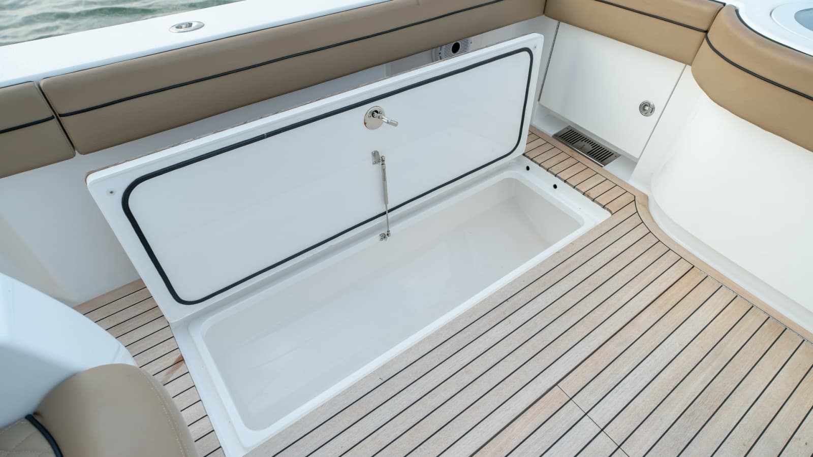 2022 Valhalla Boatworks V-46 - Photo 21