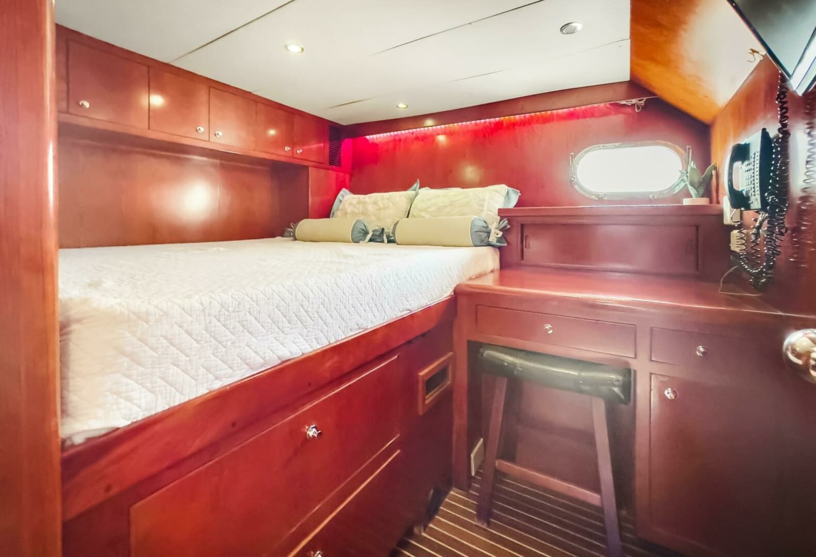 2005 Ocean Alexander 80 motoryacht - Photo 39