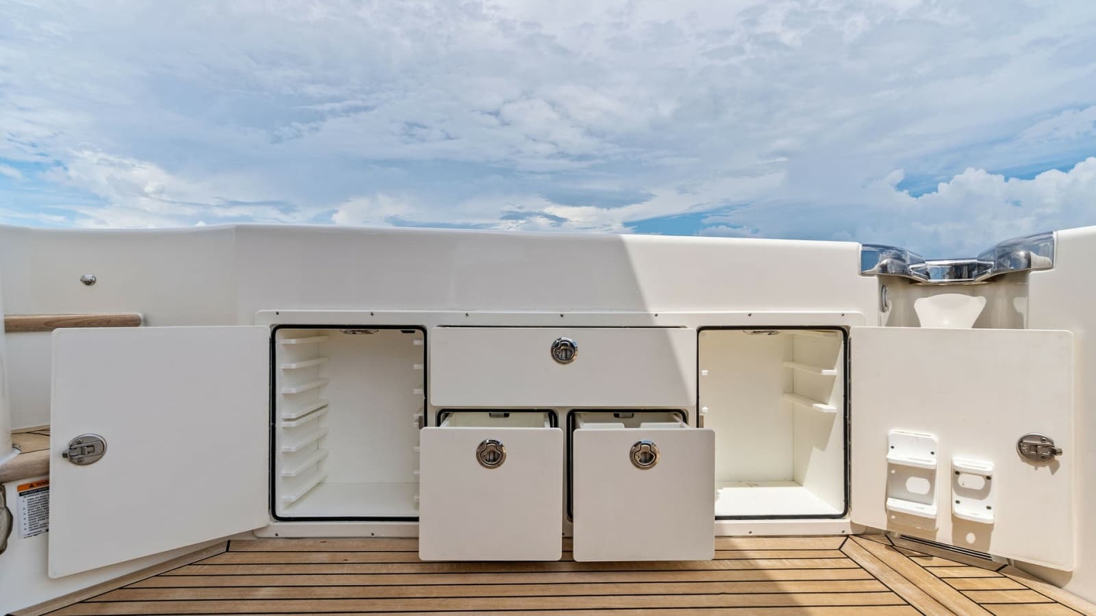2021 Riviera 57 Enclosed Bridge - Photo 12