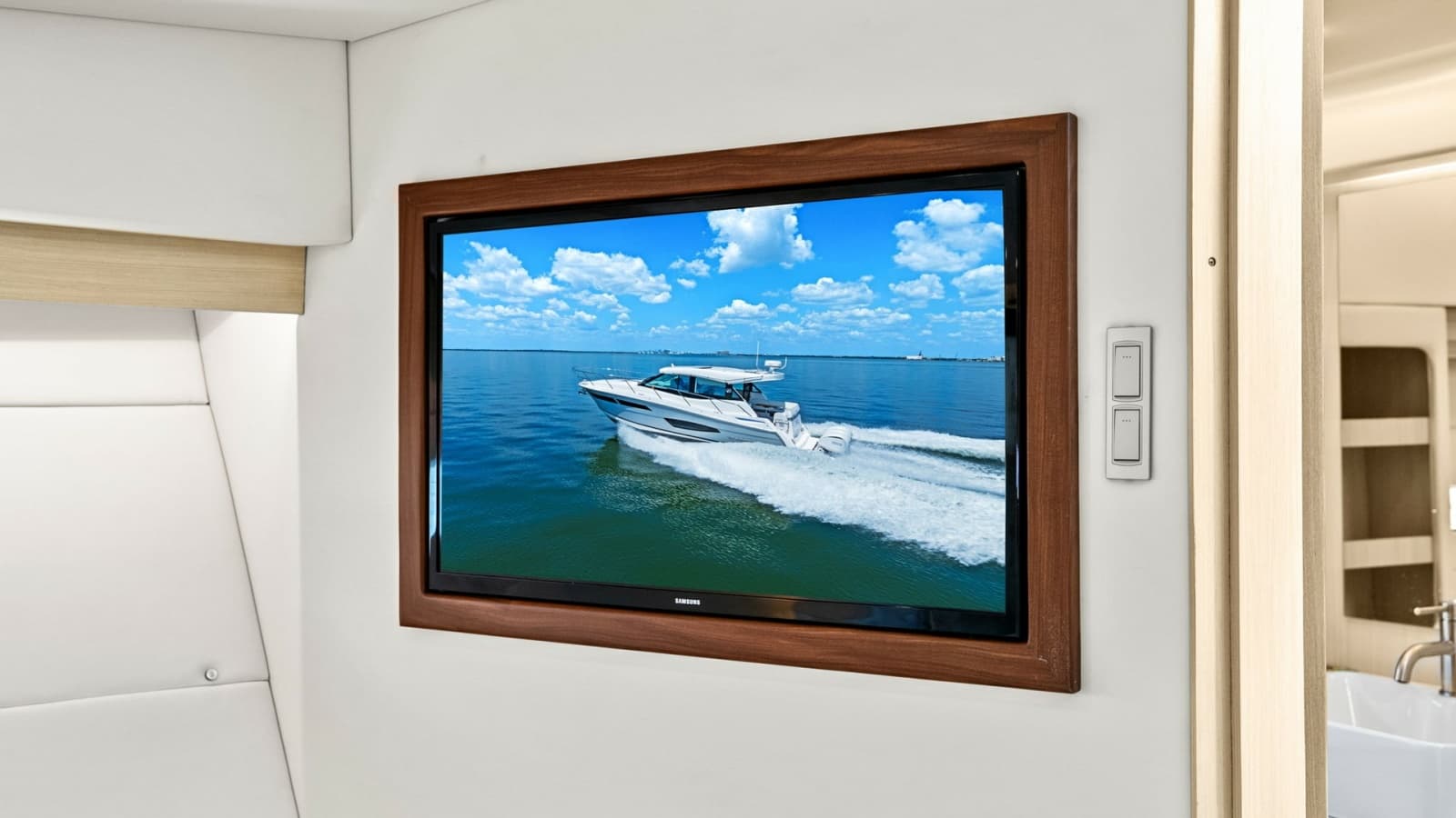 2025 Regal 38 XO - Photo 27