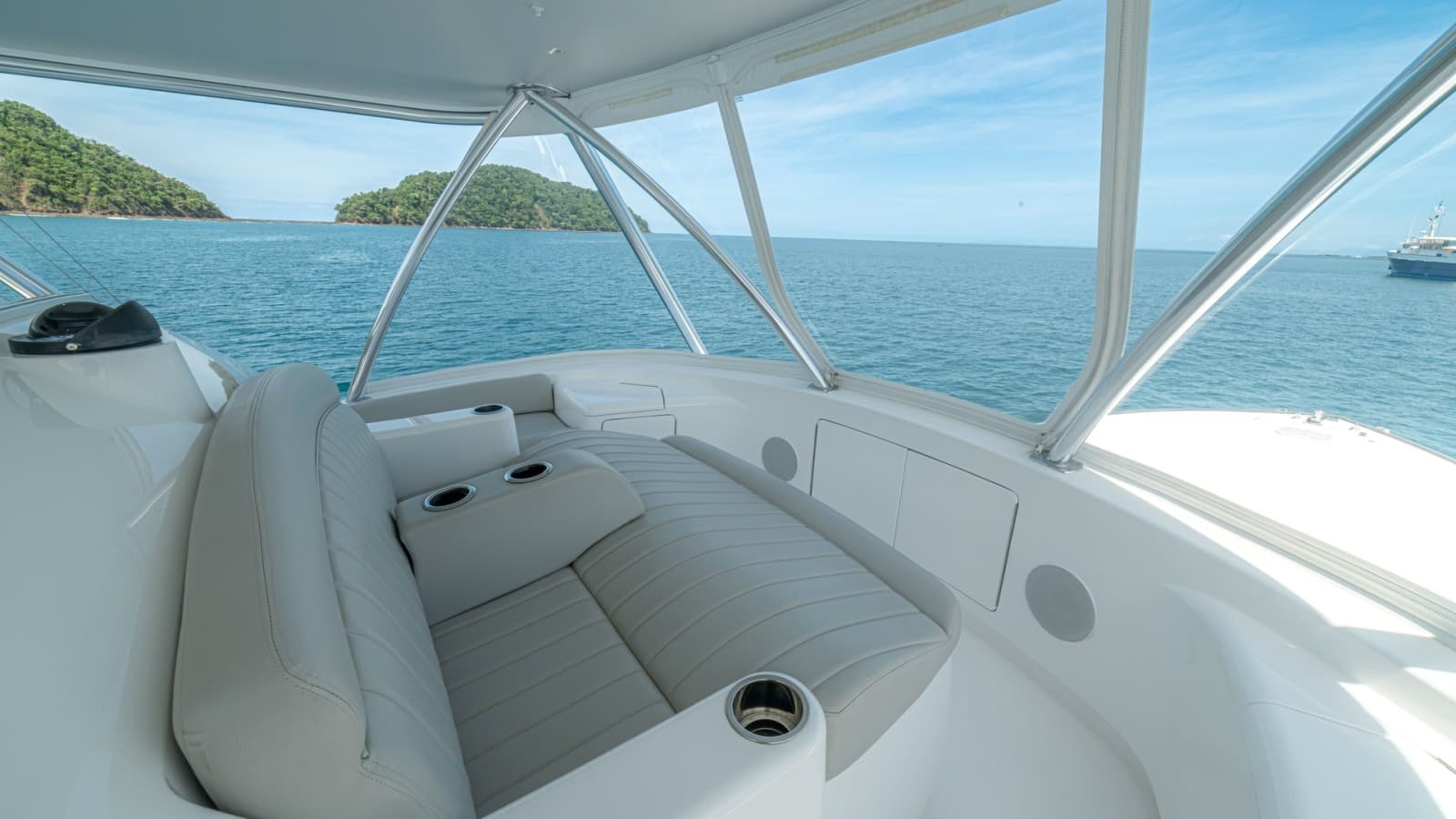 2024 Viking 64 Convertible - Photo 64