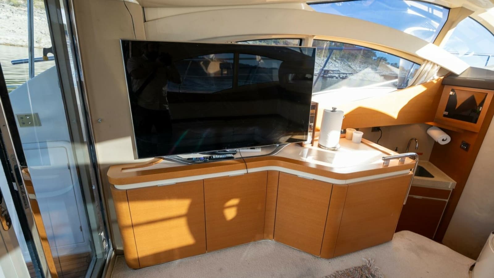2013 Azimut 40 Flybridge - Photo 25