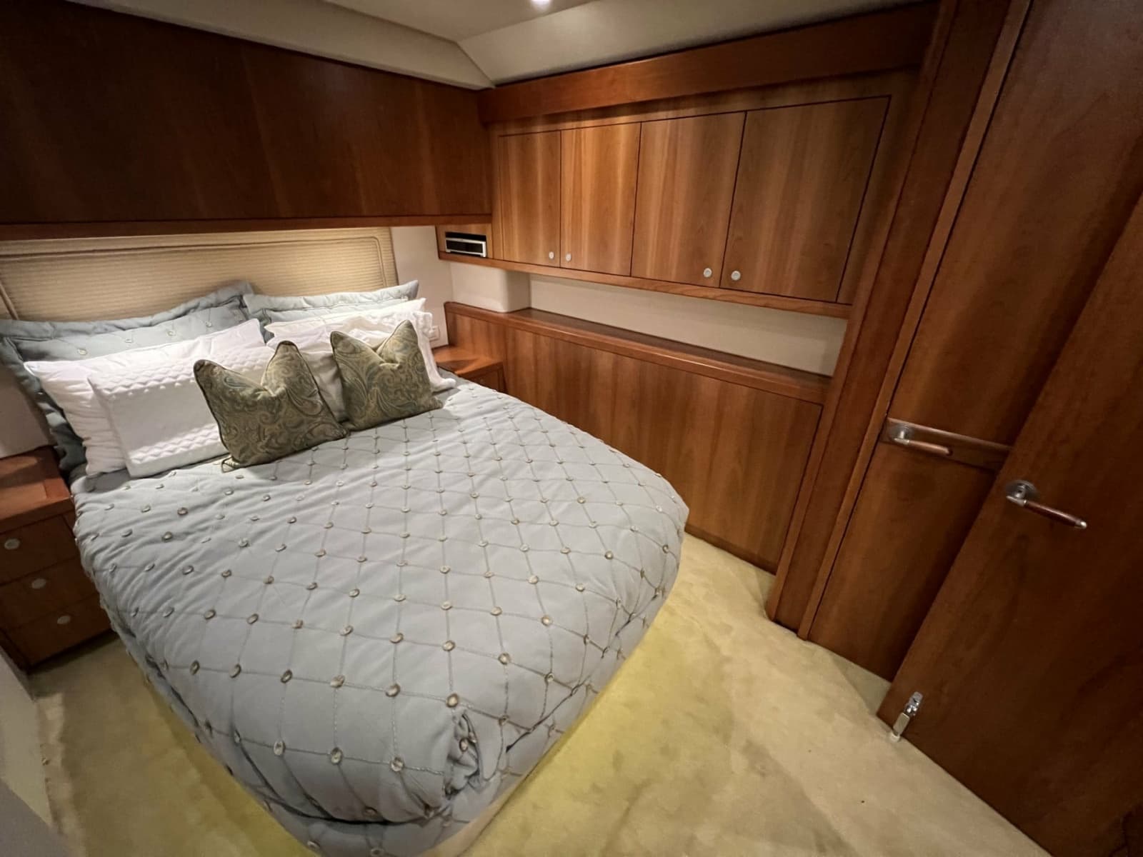 2013 Hatteras GT 54 - Photo 20